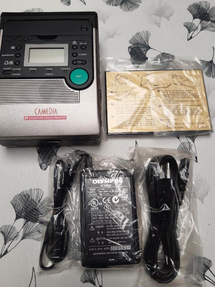 Olympus Camedia P-200PS Passport Photo Printer – Nieuwstaat, Audio, Tv en Foto, Fotocamera's Analoog, Nieuw, Compact, Olympus
