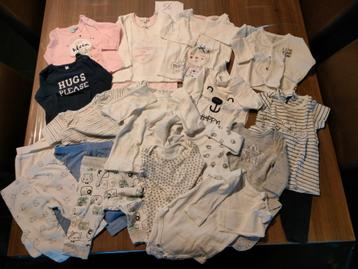 Pakket babykleding maat 56 meisje beschikbaar voor biedingen