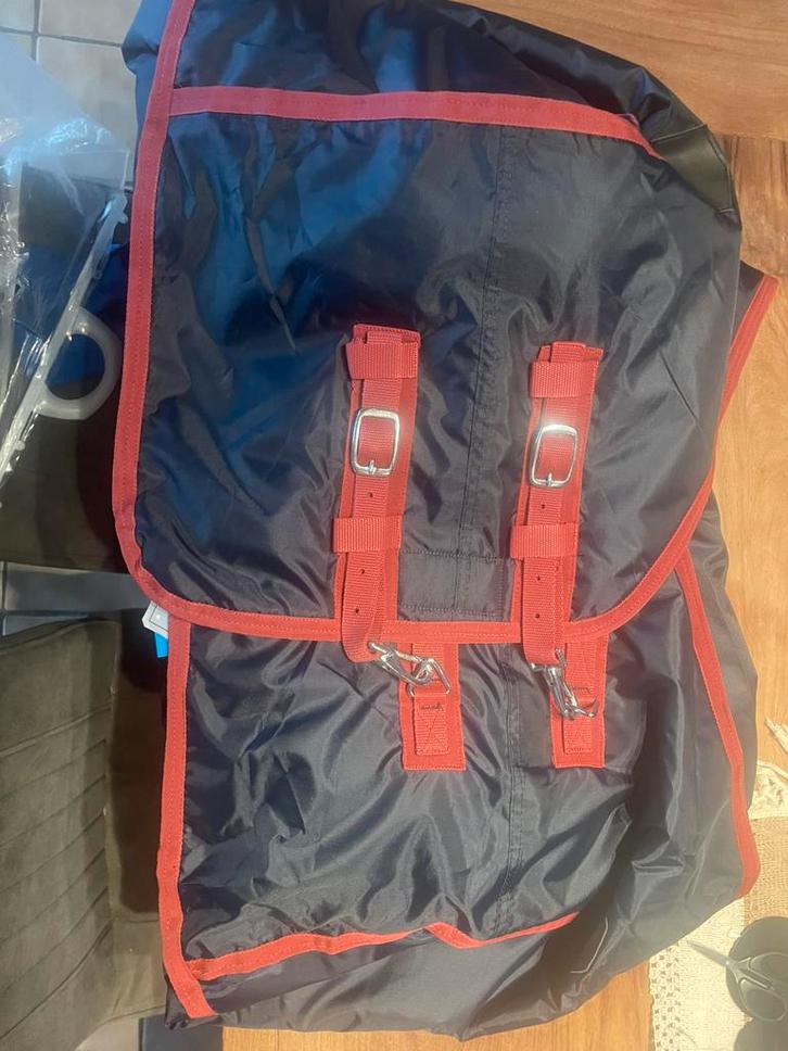 Différence entre les articles pour chevaux, Animaux & Accessoires, Chevaux & Poneys | Couvertures & Couvre-reins, Comme neuf, Couverture