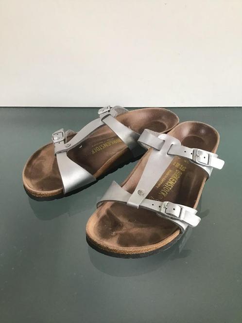 Gratis Verzenden | Birkenstock leren zilveren slippers 39, Kleding | Dames, Schoenen, Zo goed als nieuw, Slippers, Overige kleuren
