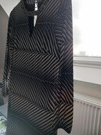 Zwart kleed merk K Design te koop.M 42, Ophalen, Zo goed als nieuw, Zwart