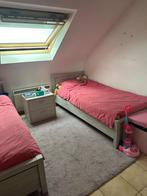 Jeugdslaapkamer, 2 bedden, 1 nachtkastje en 1 kleerkast, Ophalen, Gebruikt, Eenpersoons, Grijs/beige houtskleur