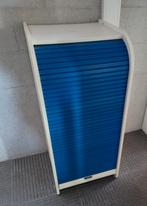 In behandeling kunststof kastje., Ophalen