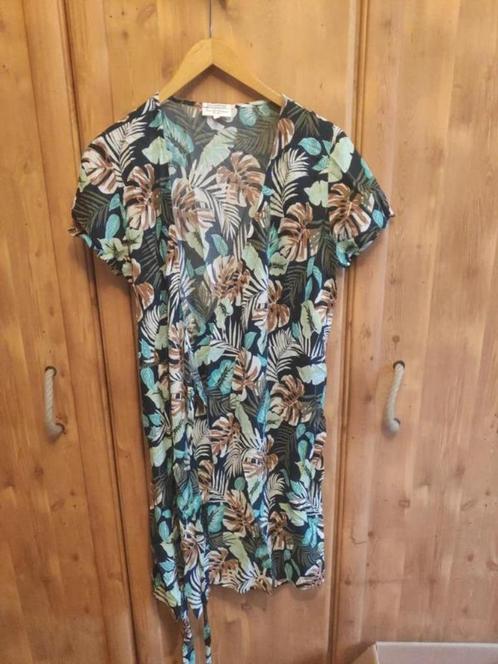 Robe portefeuille JBC Leaf, Vêtements | Femmes, Robes, Comme neuf, Taille 38/40 (M), Enlèvement ou Envoi