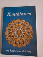 Kantklossen, handleiding, Ophalen of Verzenden, Zo goed als nieuw