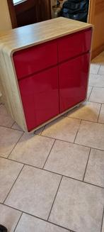 Petite armoire rouge, Enlèvement, Neuf