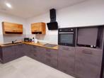 Nieuwe moderne keuken met toestellen, Ophalen, Overige materialen, Nieuw, Dubbelwandige keuken