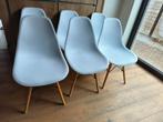 6 Scandinavische kuipstoelen volgens het Eames design., Ophalen, Zo goed als nieuw