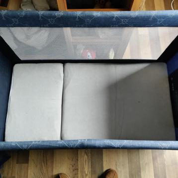 Campingbedje + matras + matrashoes + draaghoes beschikbaar voor biedingen