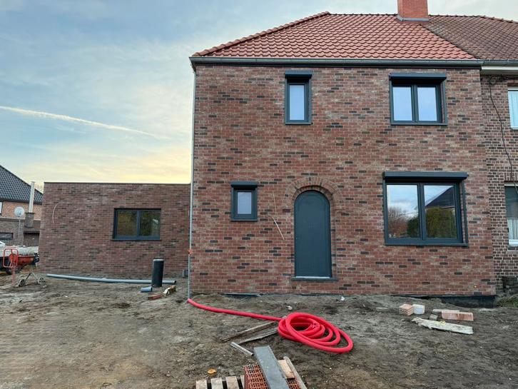 Halfopen bebouwing – 200 m² – 5 slpk (mog. 7)– 40 m² garage, Immo, Huizen en Appartementen te koop, Genk, 500 tot 1000 m², Hoekwoning