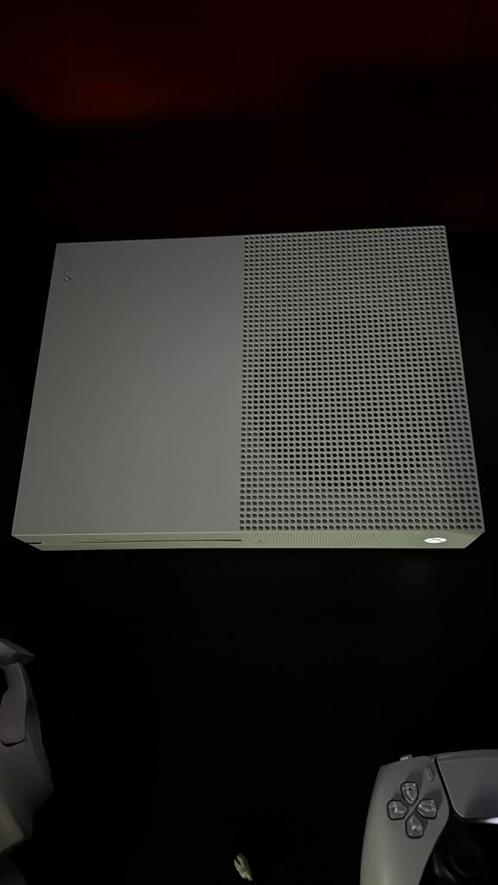Xbox one s, Games en Spelcomputers, Spelcomputers | Xbox One, Gebruikt, Xbox One S, 500 GB, Met 1 controller, Met games, Ophalen