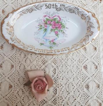 Brocante schaaltje, 50 jarig (trouw) jubileum, verjaardag beschikbaar voor biedingen