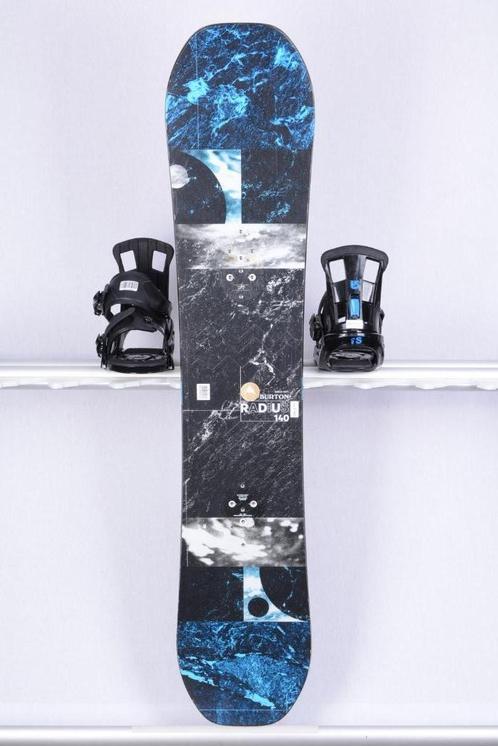 Snowboard 140 cm BURTON RADIUS, noir/bleu, woodcore, FlatTo, Sports & Fitness, Snowboard, Utilisé, Planche, Envoi