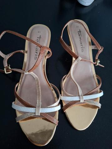 Elegante sandalen m 41 wit-bruin-goud riempjes merk Tamaris beschikbaar voor biedingen