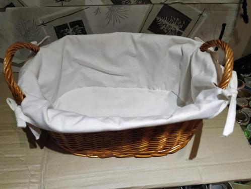 splinternieuwe ovale korf 35cm breedte en 13 cm hoogte, Huis en Inrichting, Woonaccessoires | Schalen en Manden, Nieuw, Riet, Ophalen of Verzenden