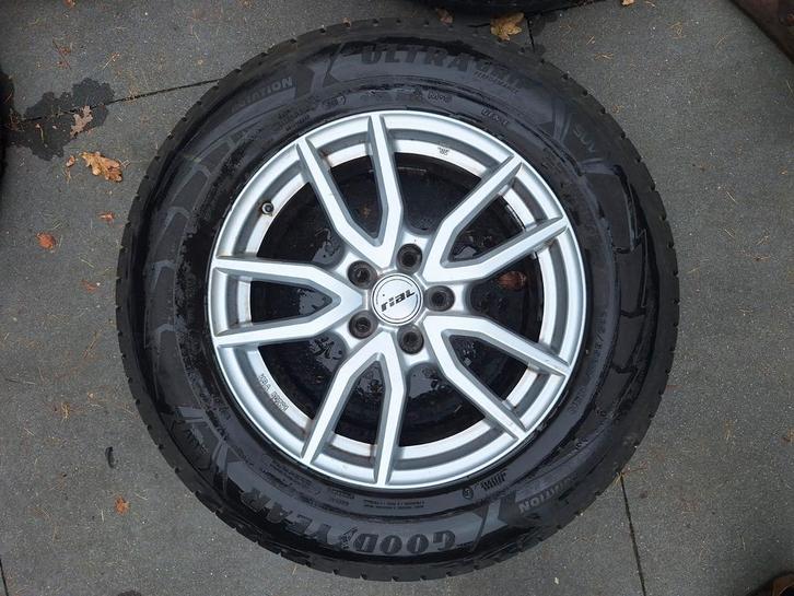Goodyear Ultragrip Winterbanden + Velgen (4 stuks), Auto-onderdelen, Banden en Velgen, Banden en Velgen, Winterbanden, 17 inch