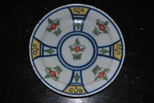 Polychroom Delfts aardewerk bord? Eind 18e eeuw, begin 19e, Antiek en Kunst, Antiek | Keramiek en Aardewerk, Ophalen of Verzenden
