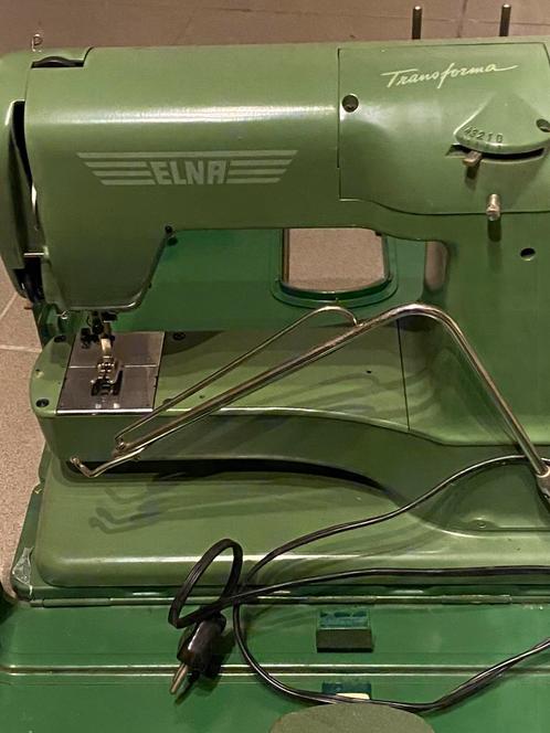 Machine à coudre  ELNA Transforma – Made  Switzerland, Hobby en Vrije tijd, Naaimachines en Toebehoren, Zo goed als nieuw, Naaimachine