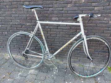 Peugeot retro frameset (en alles op de foto) beschikbaar voor biedingen