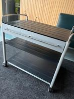 Verrijdbare serveerwagen, Ophalen