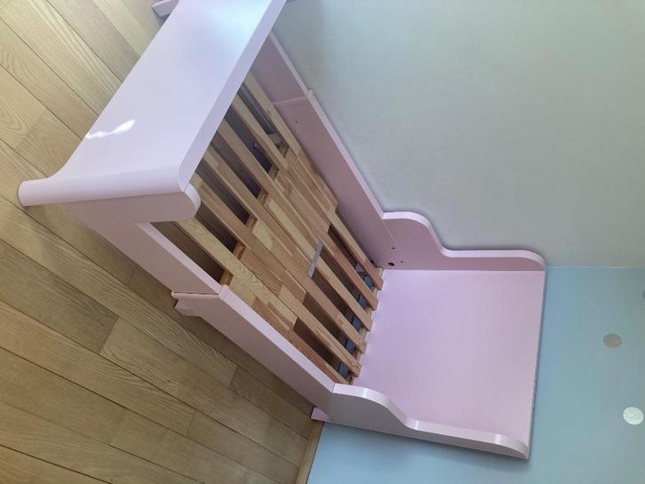 Chambre enfant (lit + commode et table de nuit), Kinderen en Baby's, Kinderkamer | Complete kinderkamers, Zo goed als nieuw, Meisje