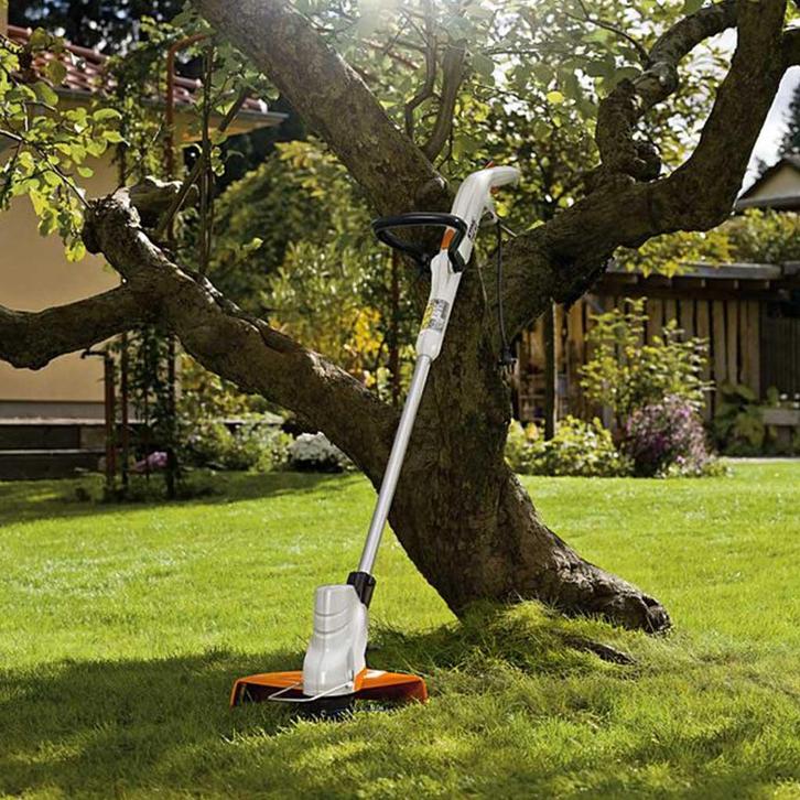 STIHL lichtgewicht elektrische trimmer, Tuin en Terras, Grastrimmers, Zo goed als nieuw, Elektrisch, 10 tot 30 cm, Ophalen