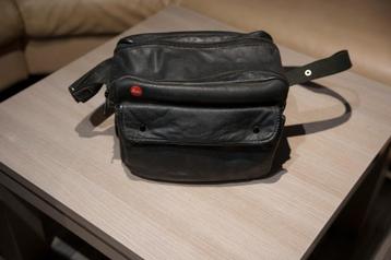 Leica Leitz zwarte leren schoudertas.  beschikbaar voor biedingen