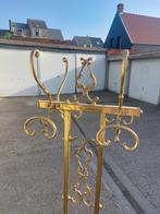 Zeldzaam koper kapstok, Ophalen