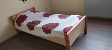 1 persoons bed, matras en toebehoren