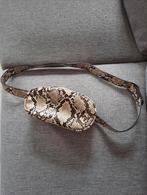 Sac banane Stradivarius motif reptile serpent, Bijoux, Sacs & Beauté, Sacs | Sacs à bandoulière, Autres marques, Beige, Enlèvement ou Envoi