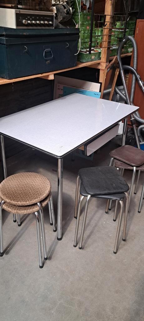 Formica tafels, Huis en Inrichting, Tafels | Eettafels, Gebruikt, Ophalen