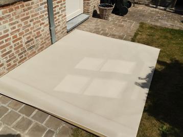 Drie screen doeken. beschikbaar voor biedingen