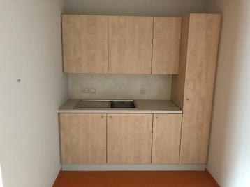 kantoor keuken / compacte keuken disponible aux enchères