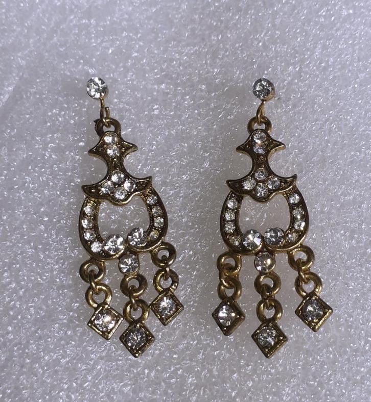 oorstekers chandelier goud met witte diamantjes, Handtassen en Accessoires, Oorbellen, Nieuw, Knopjes of Stekers, Overige materialen