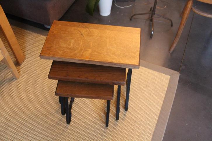 Tables gigognes en chêne et fer forgé, Antiquités & Art, Antiquités | Meubles | Tables, Enlèvement ou Envoi