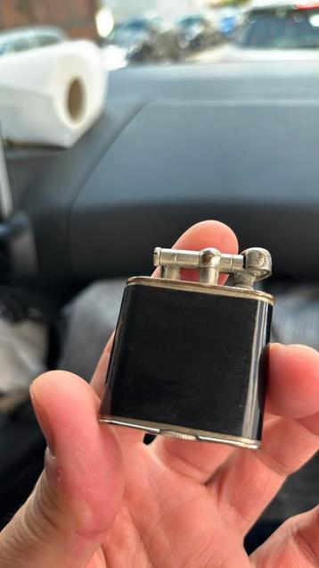 Briquet essence beschikbaar voor biedingen