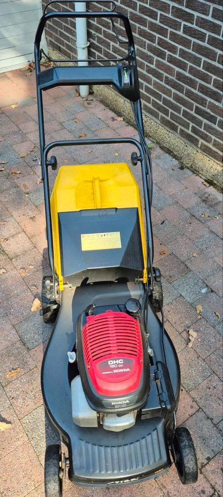 Stiga zelftrekker met Honda motor, Tuin en Terras, Grasmaaiers, Zo goed als nieuw, Ophalen