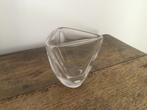 Mini vase triangulaire en cristal Val St Lambert, Antiquités & Art, Enlèvement ou Envoi