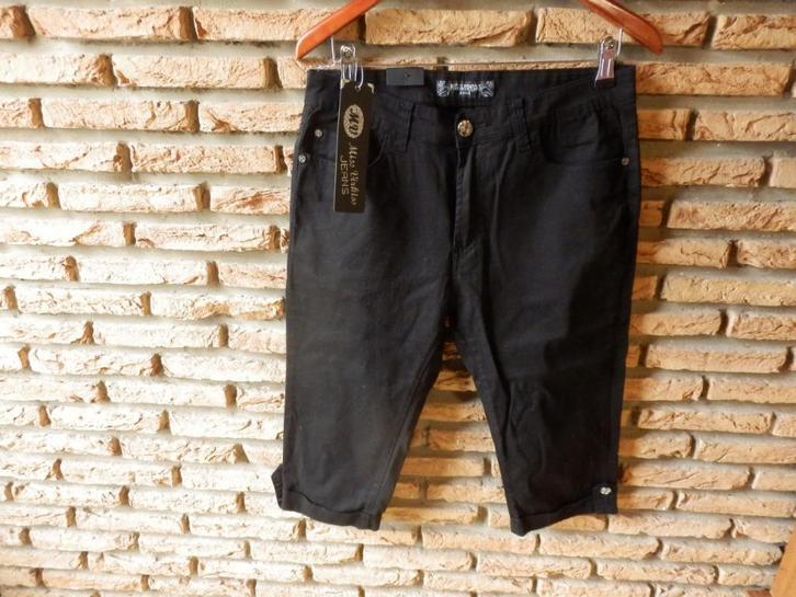 (27)- jeans court femme t.40 noir - miss virkiss - neuf, Kleding | Dames, Spijkerbroeken en Jeans, Nieuw, W30 - W32 (confectie 38/40)