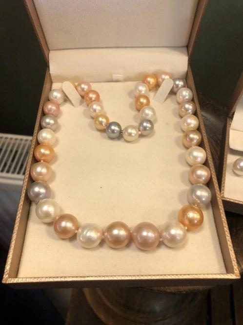 Prachtige Zoetwater Parelketting., Handtassen en Accessoires, Kettingen, Zo goed als nieuw, Overige materialen, Wit, Ophalen of Verzenden
