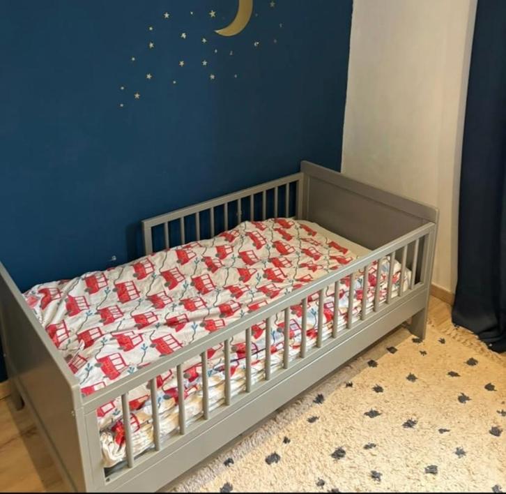 Peuterbed Petite Amélie, Kinderen en Baby's, Kinderkamer | Bedden, Gebruikt, 140 tot 160 cm, 70 tot 85 cm, Lattenbodem, Matras