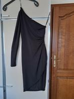 Zwart kleed - asymmetrisch - Maat "S" - 4 euro, Zwart, Ophalen of Verzenden, Zo goed als nieuw, Knielengte