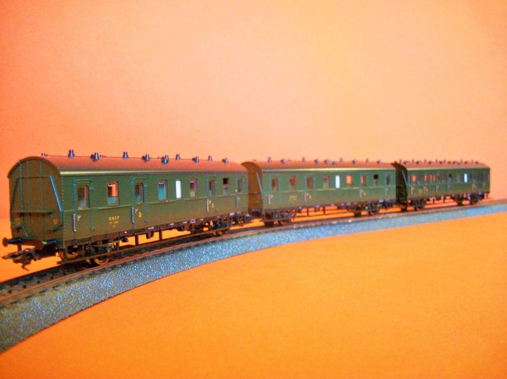2 Voitures Voyageurs Märklin - Occasion - Pour Réseau De Train Miniature