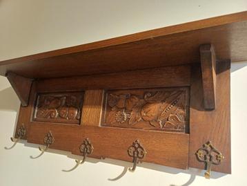 Eiken gesculpteerde kapstop beschikbaar voor biedingen