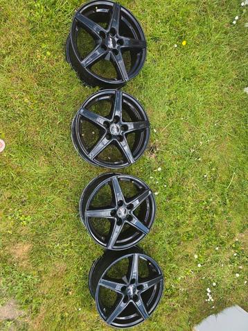 Velgen Alutec Black in perfecte staat. beschikbaar voor biedingen