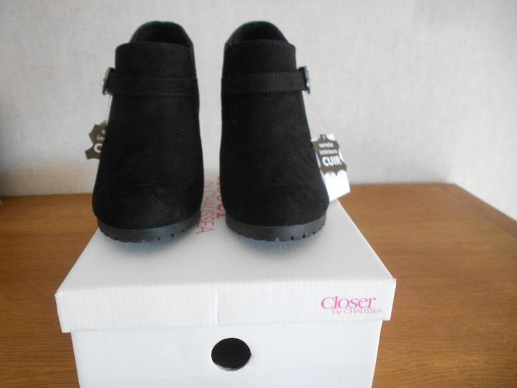 Chaussures hautes NEUVES 'Closer', Kleding | Dames, Schoenen, Nieuw, Zwart, Ophalen of Verzenden