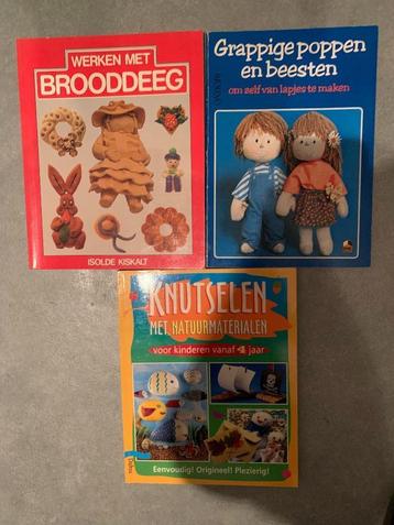 knustelboeken : knutselen - brooddeeg - poppen - beesten beschikbaar voor biedingen