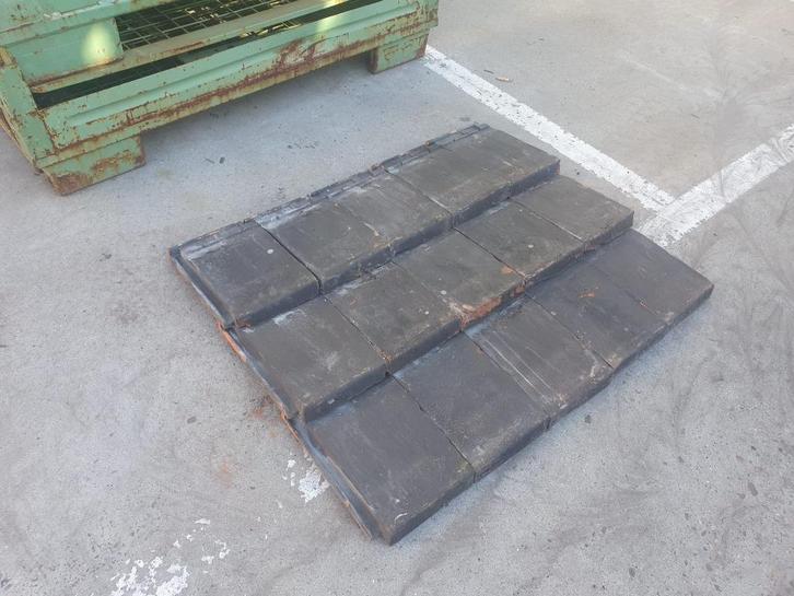 Pottelberg Beaucour bruin engobe vlakke dakpan €10,- per m², Diensten en Vakmensen, Dakdekkers en Rietdekkers, Pannen, Overige dakdekking