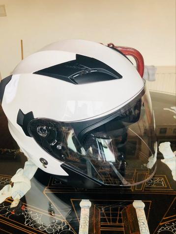 Helmet maat small beschikbaar voor biedingen