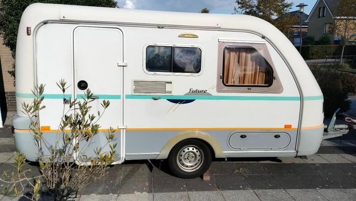 Eriba Future 430, Caravans en Kamperen, Caravans, Particulier, tot en met 4, 750 - 1000 kg, Standaardzit, Eriba, 4 tot 5 meter